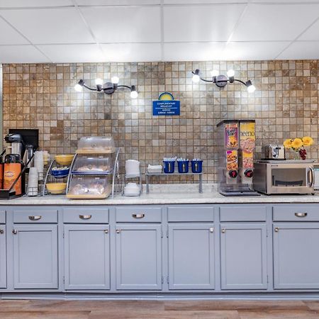 Days Inn By Wyndham Monticello Esterno foto