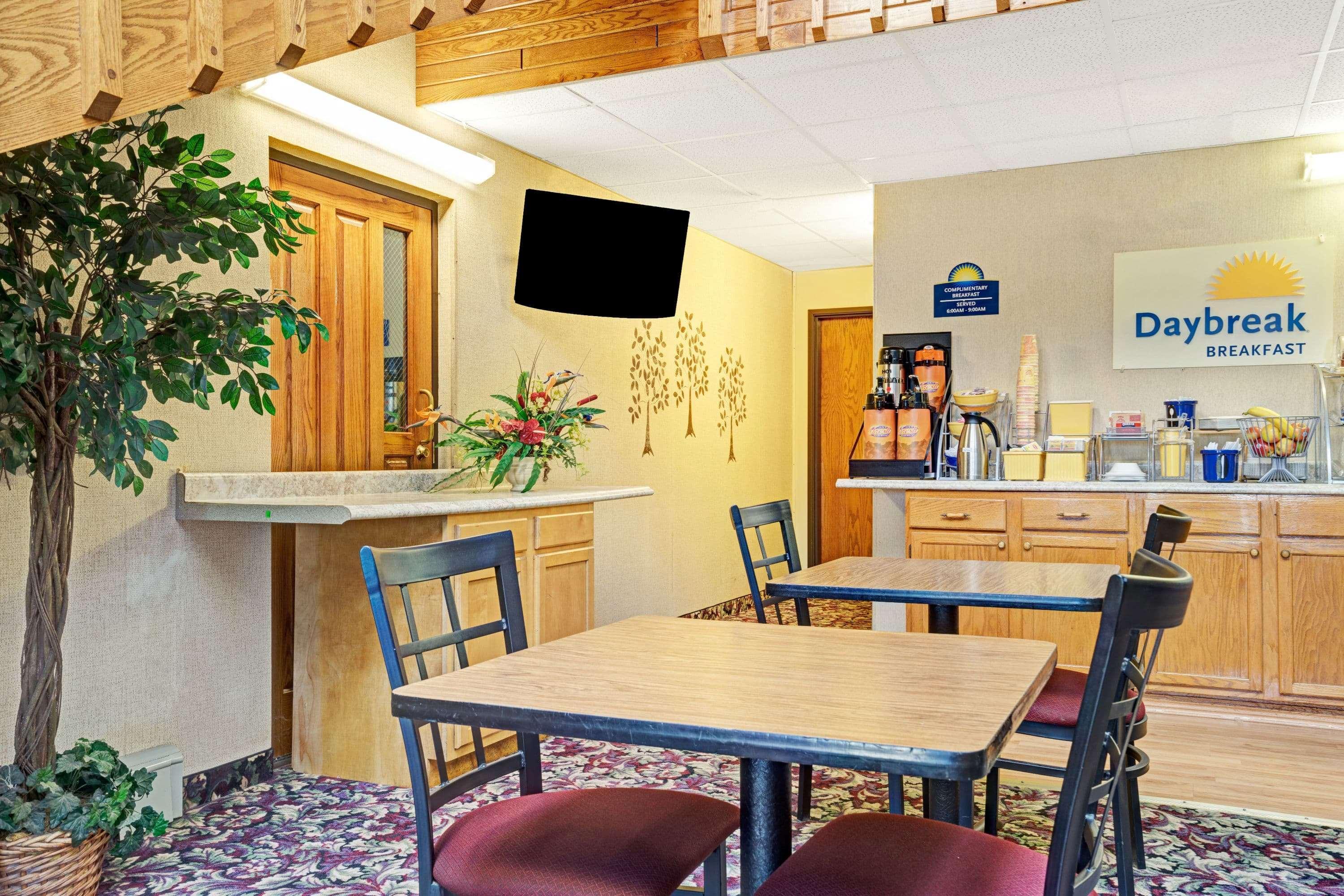 Days Inn By Wyndham Monticello Esterno foto